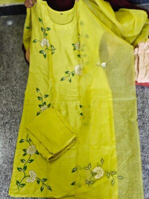 Elegant and classy Pure tissue 3 piece kurta set